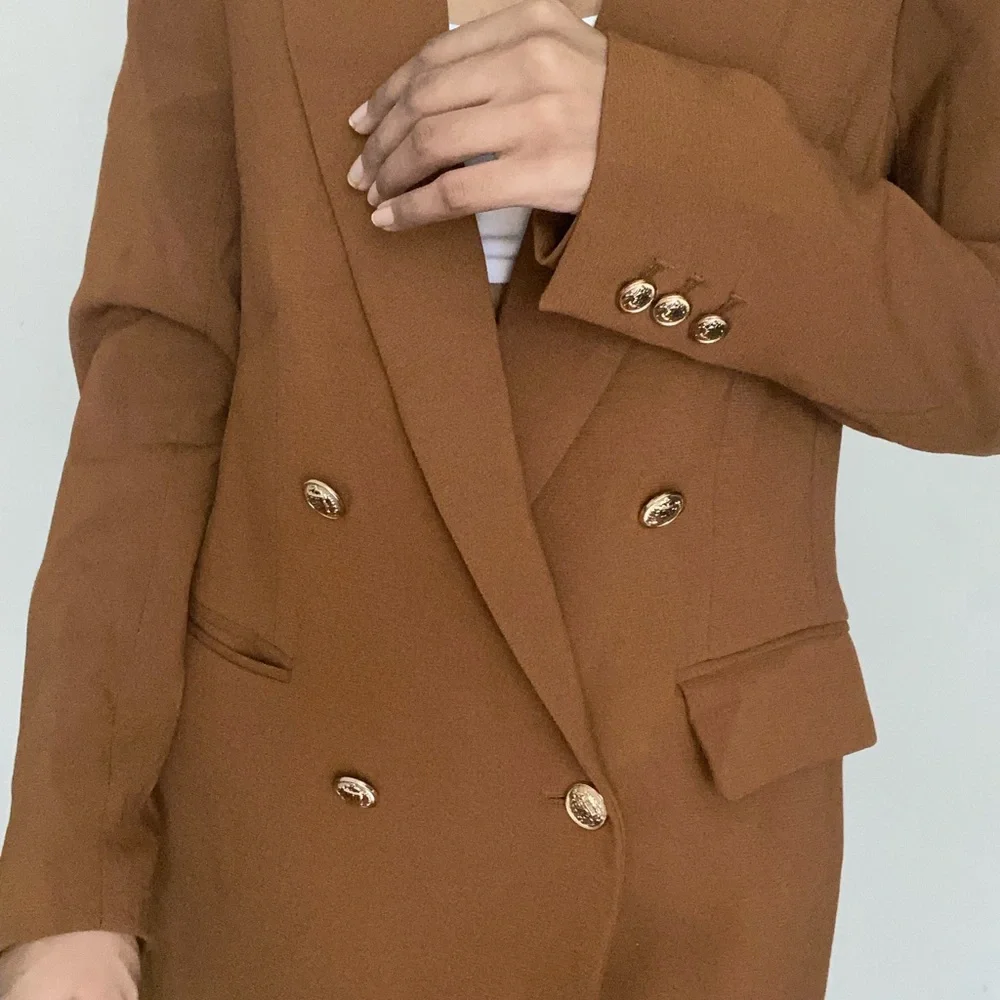 H&M brown double breasted blazer with gold buttons, oversized blazer - Picture 6 of 8